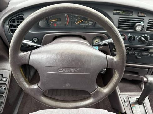 Used 1996 Toyota Camry LE FWD image 22