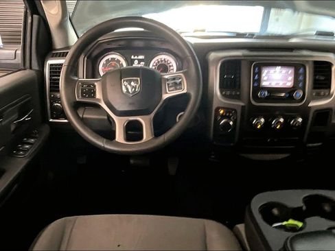 Used 2021 RAM 1500 Classic SLT RWD image 9