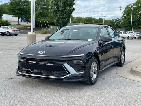 New 2025 Hyundai Sonata SE image 3