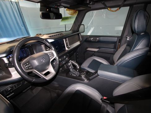 Used 2021 Ford Bronco First Edition AWD/4WD image 2