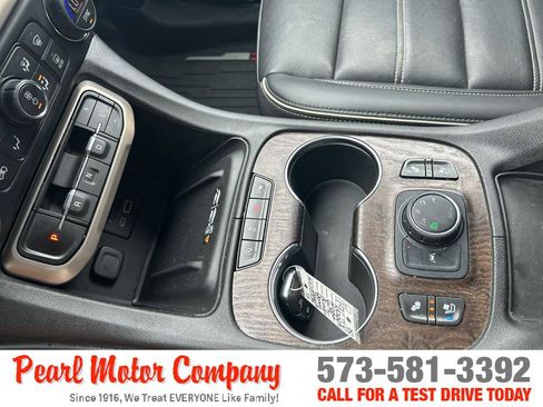 Certified 2022 GMC Acadia Denali w/ Denali Ultimate Package AWD/4WD image 19
