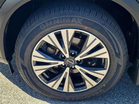 Certified 2022 Nissan Rogue SV image 12