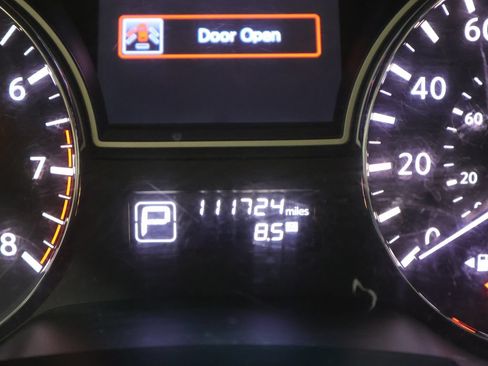 Used 2014 Nissan Altima 2.5 SL w/ Moonroof Package FWD image 38