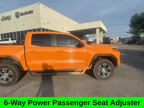 Used 2025 GMC Canyon AT4 w/ Technology Plus Package AWD/4WD image 17