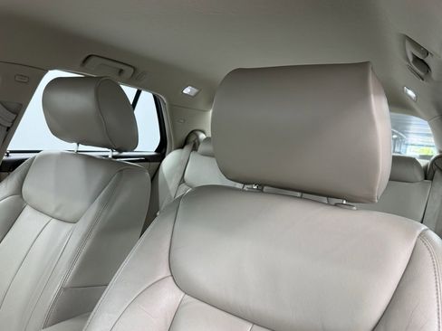 Used 2011 Cadillac DTS image 18