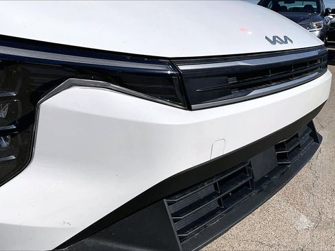 Used 2025 Kia K4 LXS image 28