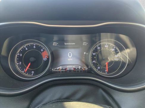 Used 2019 Jeep Cherokee Limited image 6