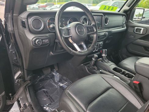 Used 2020 Jeep Wrangler Unlimited Sahara AWD/4WD image 18