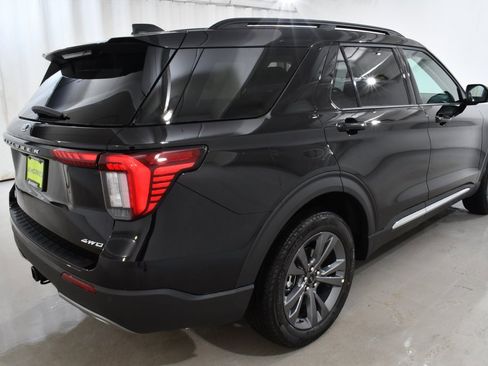 New 2025 Ford Explorer Active w/ Active Comfort Package image 11