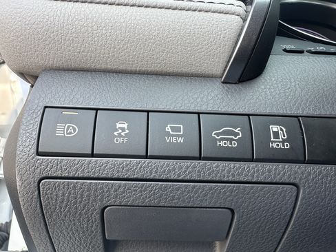 Used 2021 Toyota Camry XLE w/ Navigation Upgrade Package FWD image 33