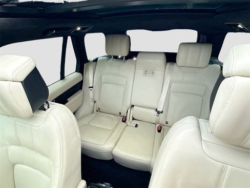 Used 2022 Land Rover Range Rover P525 Westminster Edition image 24