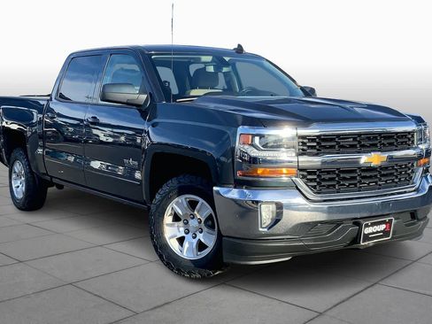 Used 2018 Chevrolet Silverado 1500 LT w/ LT Eassist Package image 2