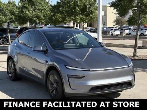Used 2026 Tesla Model Y Long Range image 5