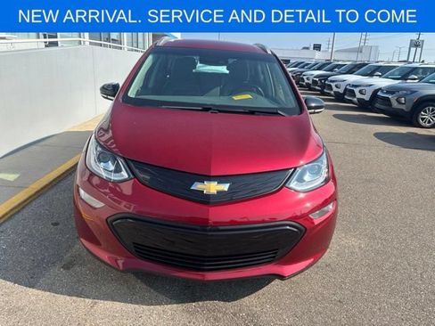Used 2020 Chevrolet Bolt Premier w/ Infotainment Package FWD image 4