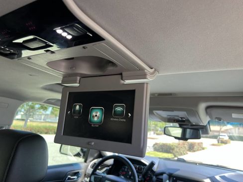 Used 2017 GMC Yukon SLT w/ Open Road Package image 25