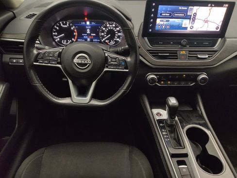 Used 2024 Nissan Altima 2.5 SV w/ SV Premium Package FWD image 22