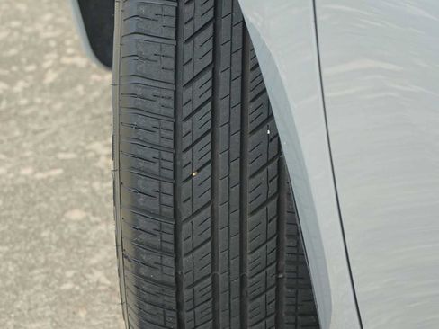 Used 2024 Chrysler Pacifica Touring-L FWD image 29