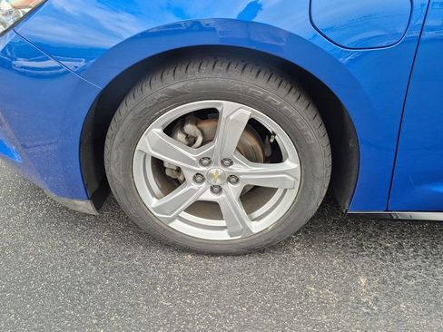 Used 2018 Chevrolet Volt LT w/ Comfort Package FWD image 16
