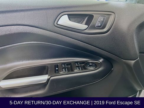 Certified 2019 Ford Escape SE image 23