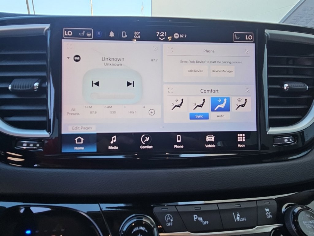 Used 2024 Chrysler Pacifica Touring-L FWD image 16