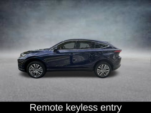 Used 2023 Toyota Venza XLE AWD/4WD image 4