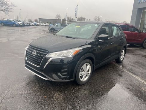 Used 2024 Nissan Kicks S image 2