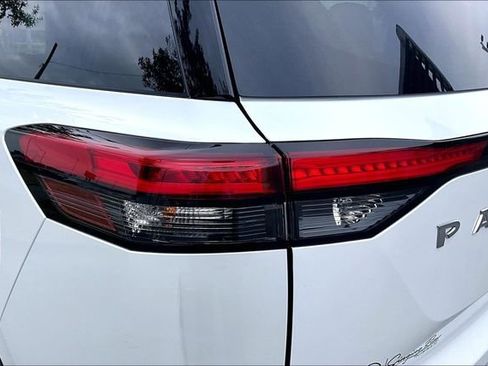 Certified 2025 Nissan Pathfinder Platinum w/ Cargo Package image 20