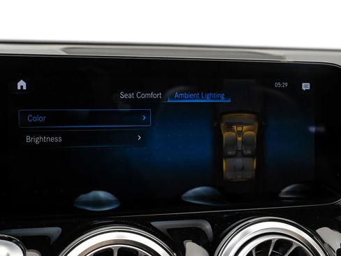 Used 2023 Mercedes-Benz GLB 250 GLB 250 w/ Premium Package image 31