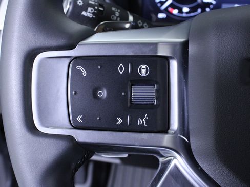 Used 2025 Land Rover Discovery Dynamic SE AWD/4WD image 23