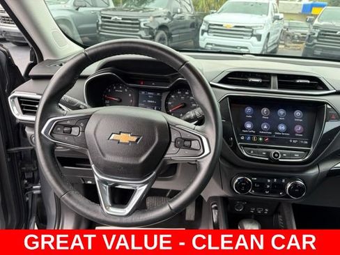 Used 2021 Chevrolet TrailBlazer LT w/ Premium Seating Package FWD image 17