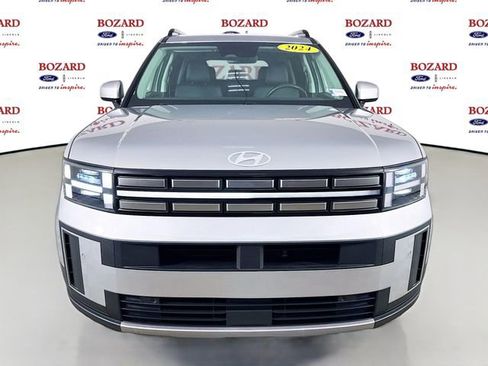 Used 2024 Hyundai Santa Fe SEL image 2