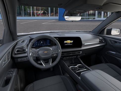 New 2026 Chevrolet Traverse LT w/ Driver Confidence Package AWD/4WD image 15