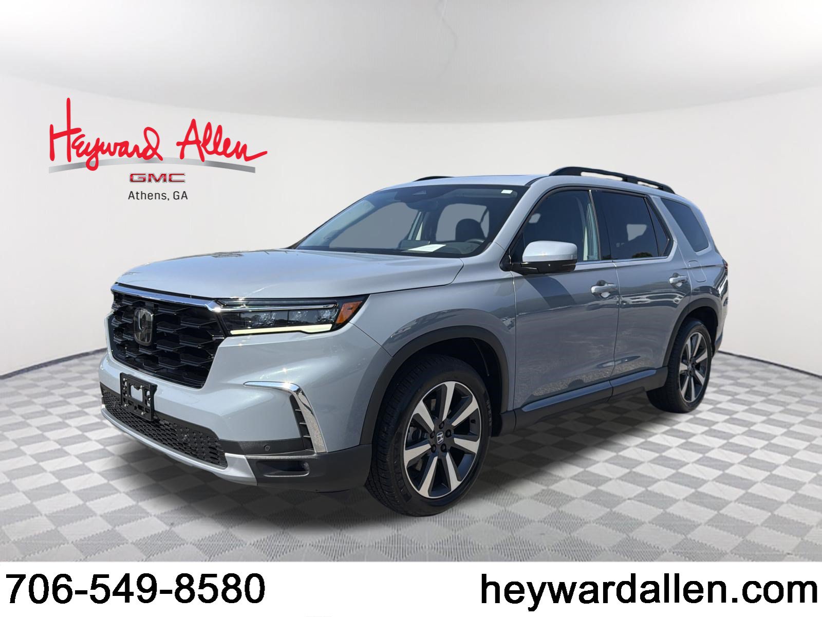 Used 2023 Honda Pilot Touring image 1