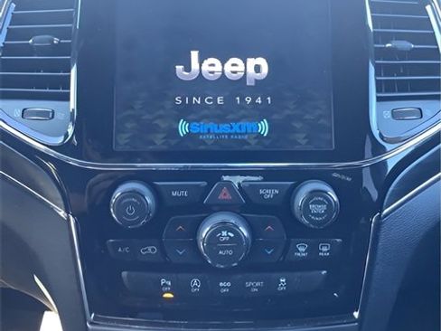 Certified 2021 Jeep Grand Cherokee Limited image 19