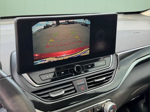 Used 2023 Nissan Altima 2.5 SR w/ SR Premium Package image 26