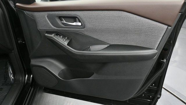 Used 2021 Nissan Rogue SV AWD/4WD image 10