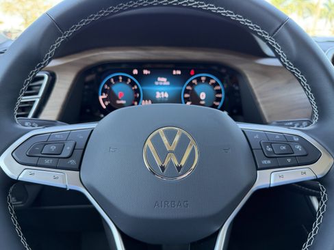 New 2026 Volkswagen Atlas SE image 30