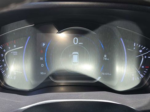 Used 2019 Hyundai Santa Fe AWD image 22