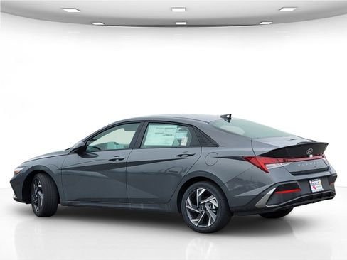 New 2025 Hyundai Elantra SEL w/ Cargo Package image 5