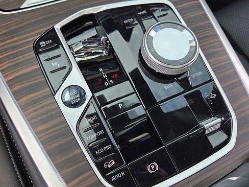 Used 2025 BMW X7 xDrive40i w/ Executive Package image 21