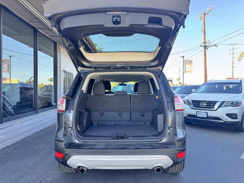 Used 2015 Ford Escape SE FWD image 21