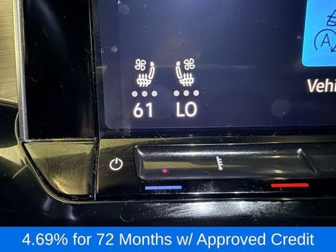 Used 2025 Volkswagen Atlas Cross Sport SE FWD image 27