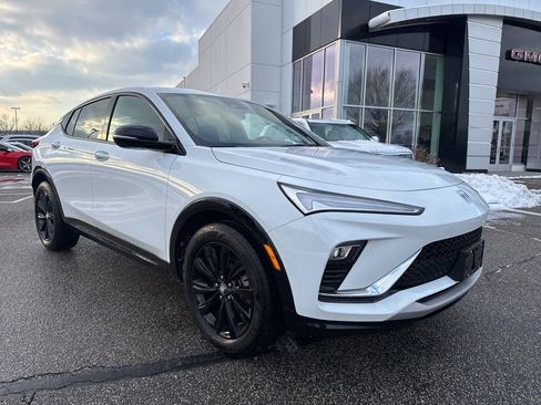 Used 2024 Buick Envista Sport Touring w/ Convenience I Package image 3