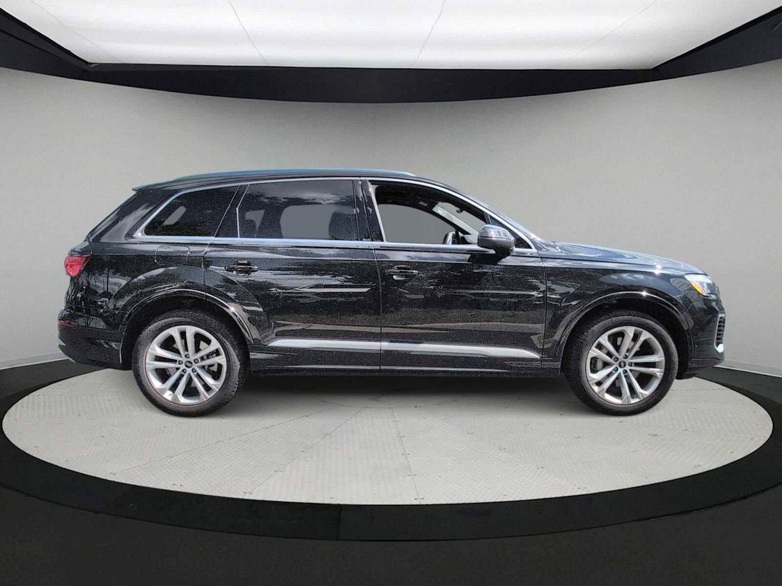 Used 2025 Audi Q7 3.0T Premium Plus AWD/4WD image 9