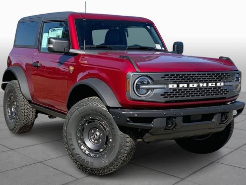New 2025 Ford Bronco Badlands image 2