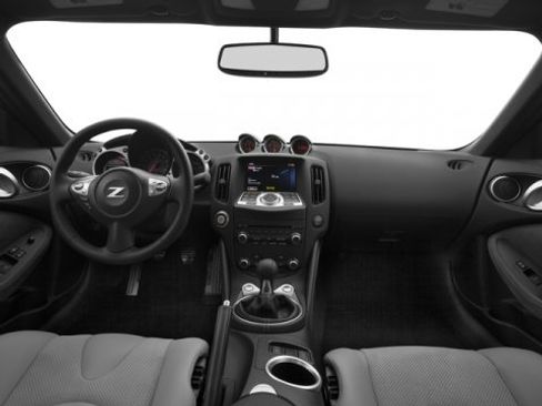 Used 2017 Nissan 370Z Sport image 11