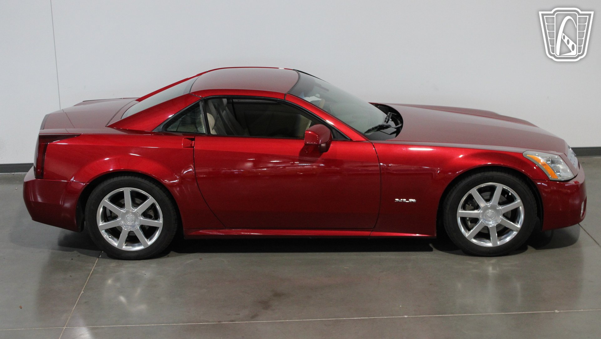 Used 2004 Cadillac XLR RWD image 17