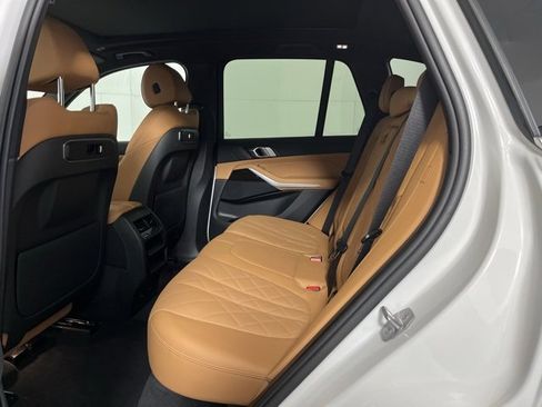 Used 2024 BMW X5 xDrive40i w/ Parking Assistance Package image 19