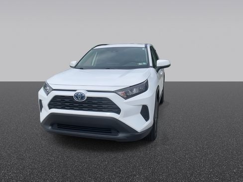 Used 2022 Toyota RAV4 LE AWD/4WD image 4