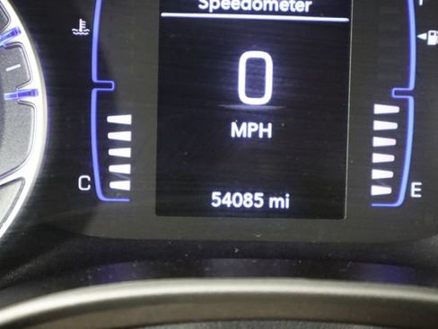 Used 2023 Chrysler Voyager LX FWD image 36